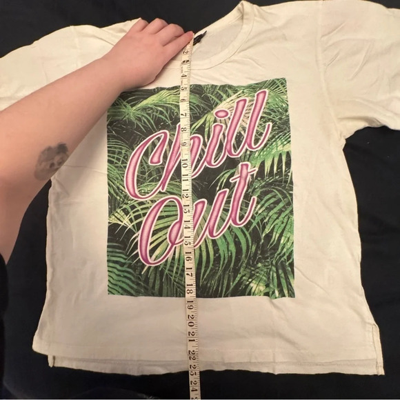 Poolhouse Chill Out Tropical Beach Chill Summer Pool Split Hem Graphic  Tee EUC - Picture 7 of 9